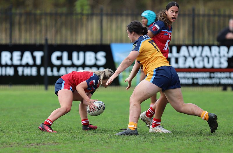 u16 Schoolgirls D1 RED v GOLD