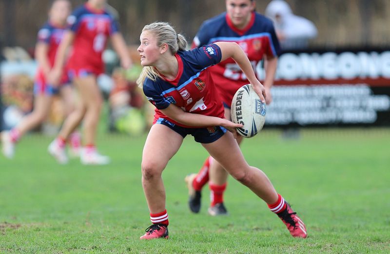 u16 Schoolgirls D1 RED v GOLD