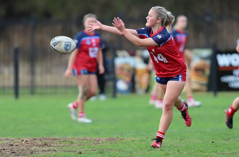 u16 Schoolgirls D1 RED v GOLD