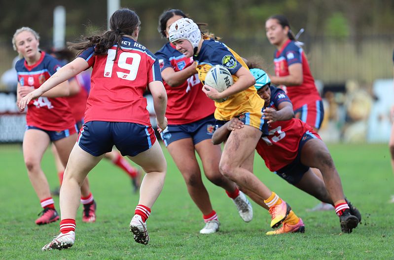 u16 Schoolgirls D1 RED v GOLD
