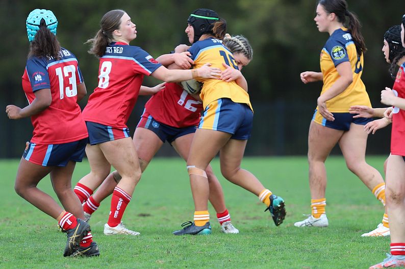 u16 Schoolgirls D1 RED v GOLD