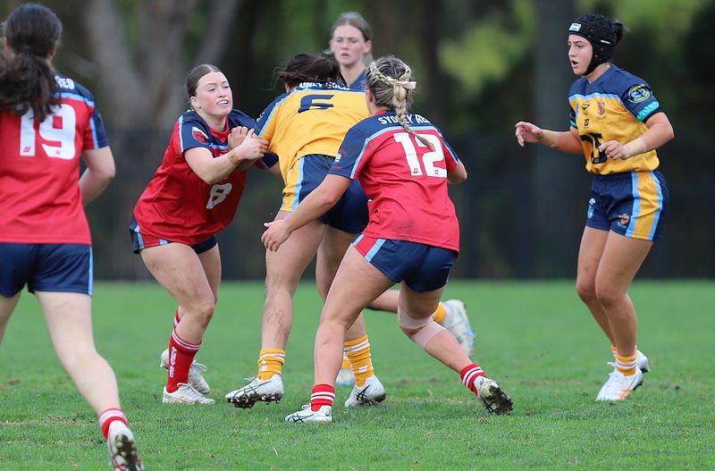 u16 Schoolgirls D1 RED v GOLD