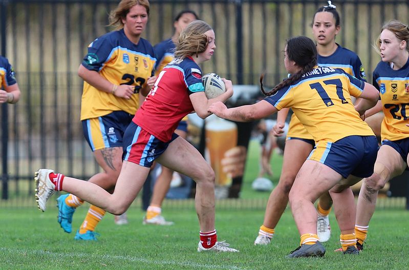 u16 Schoolgirls D1 RED v GOLD