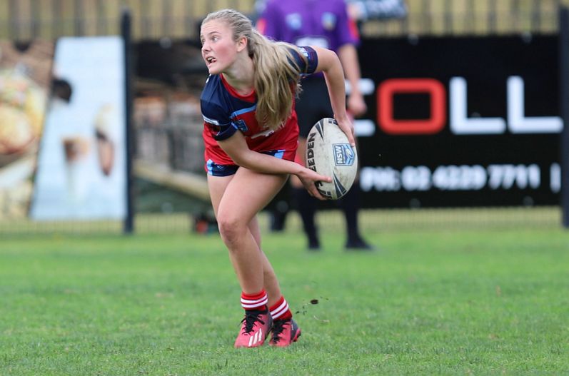 u16 Schoolgirls D1 RED v GOLD