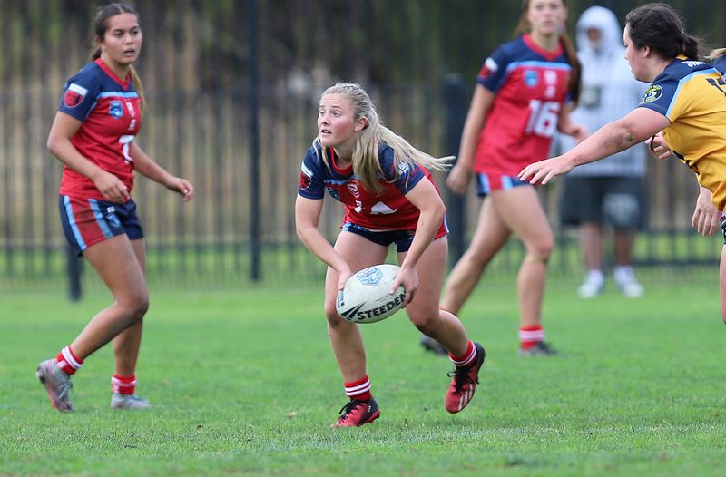 u16 Schoolgirls D1 RED v GOLD