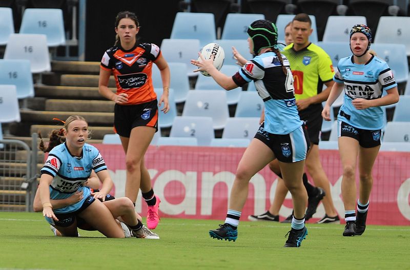 LFC Rnd 1 SHARKS vs WESTSTIGERS