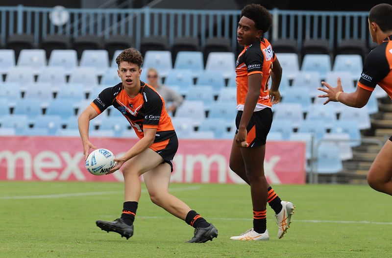 HMC Rnd 1 SHARKS vs TIGERS