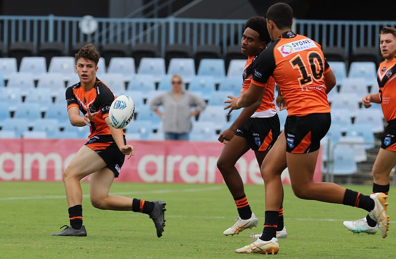 HMC Rnd 1 SHARKS vs TIGERS