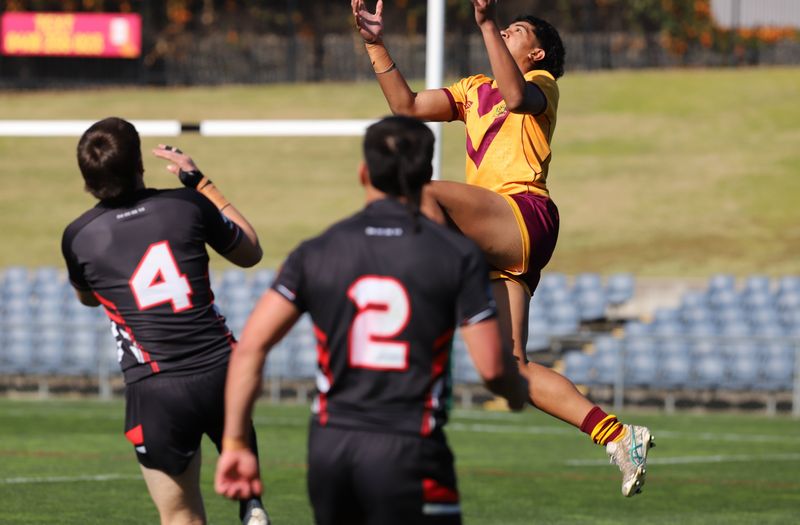SBC ENDEAVOUR vs HOLY CROSS