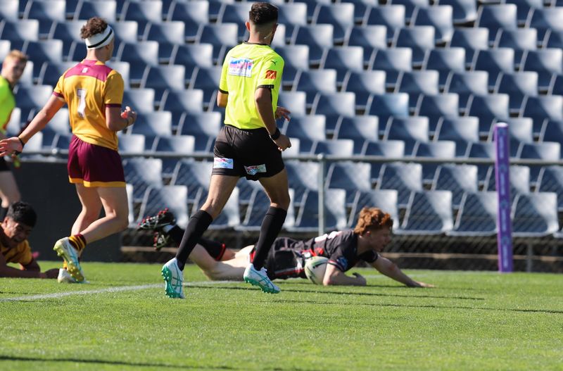 SBC ENDEAVOUR vs HOLY CROSS
