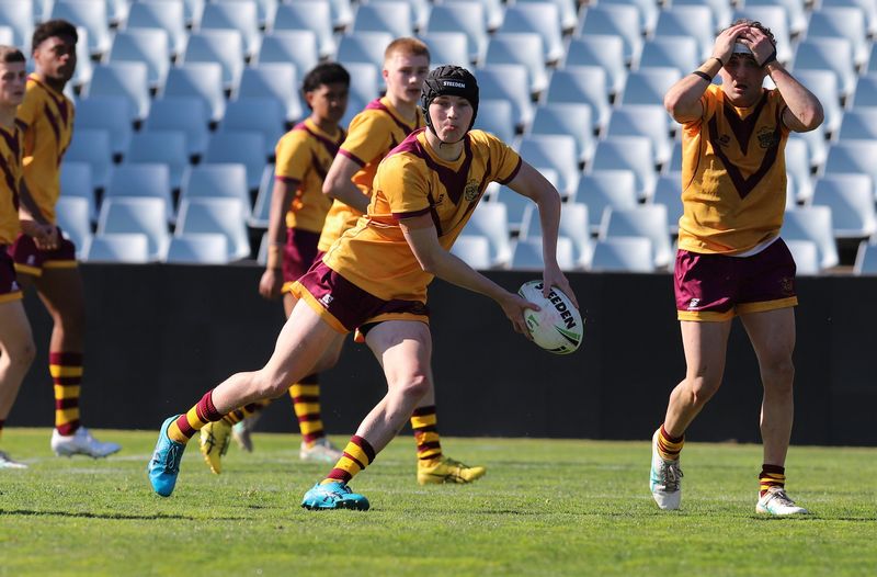 SBC ENDEAVOUR vs HOLY CROSS