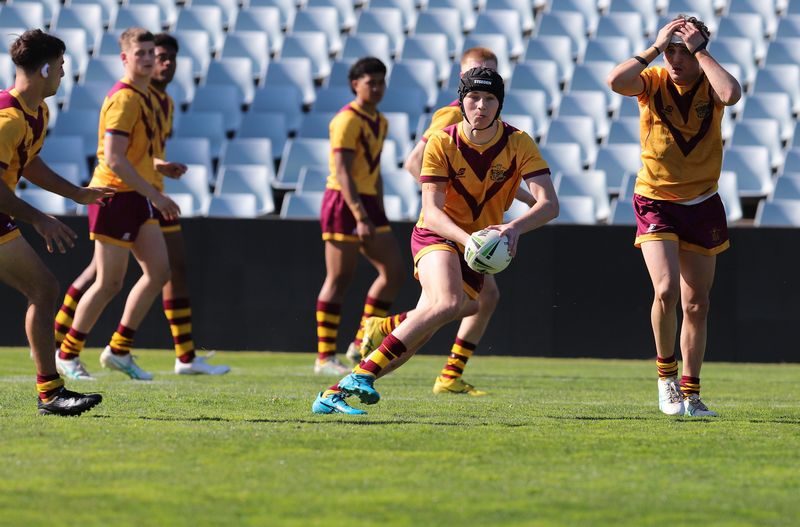 SBC ENDEAVOUR vs HOLY CROSS