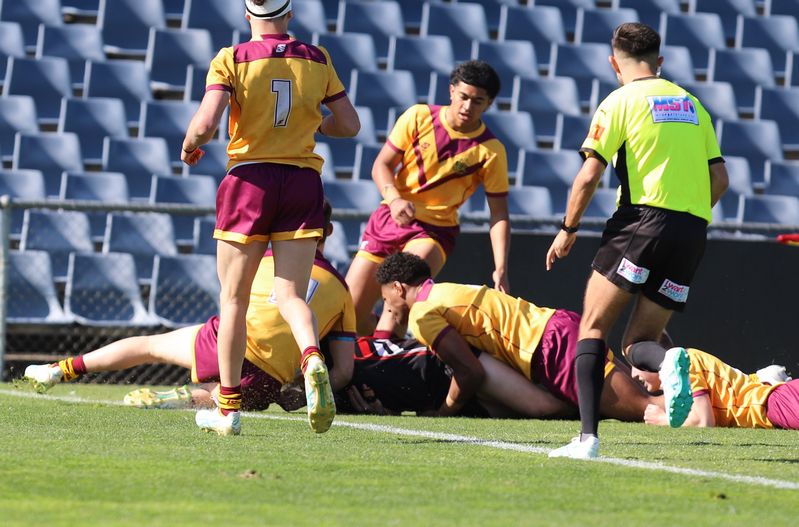 SBC ENDEAVOUR vs HOLY CROSS