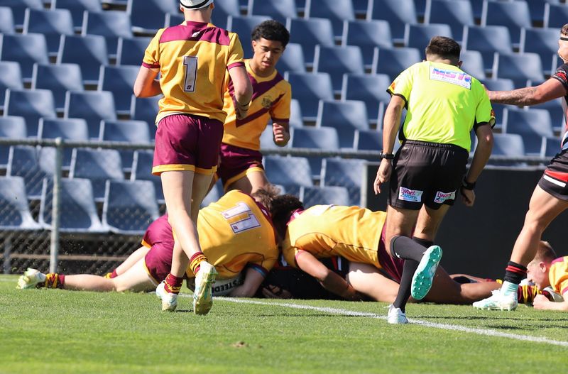 SBC ENDEAVOUR vs HOLY CROSS