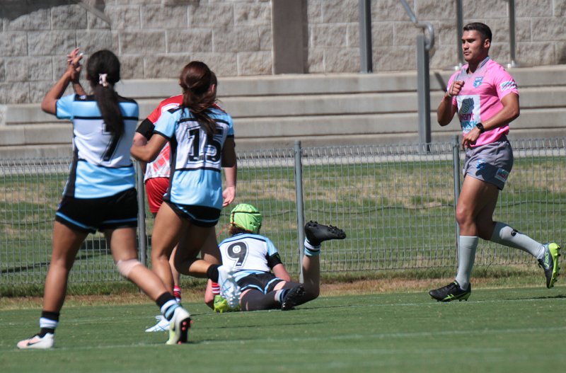 Kayla Johnson dives in for Cronulla's try in round 1 Photo - Steve Montgomery)